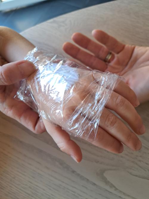 Vershoudfolie hand eromheen